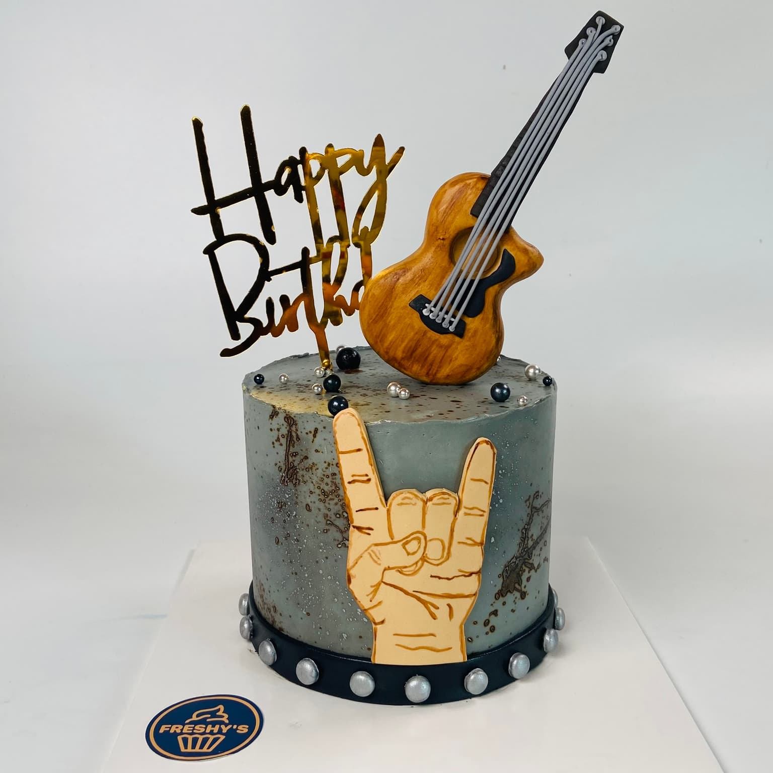 100% edible fondant sculpted happy birthday guitar cake