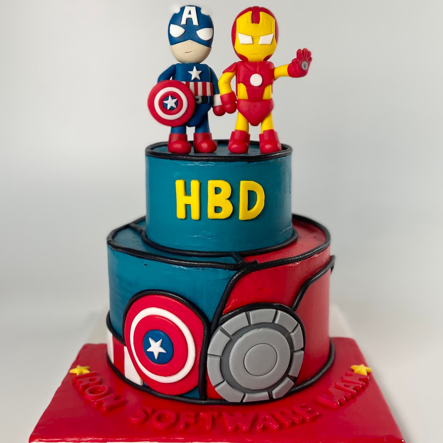 100% edible fondant sculpted Marvel Iron Man and Captain America cake